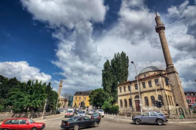 <strong>2024 y�l�nda Lipyan Belediye Meclisinde yap�lan oturumda T�rk�e, Kosova Demokratik T�rk Partisi (KDTP) Milletvekili Enis Kervan'�n giri�imiyle "resmi kullan�mda dil" stat�s� kazanm��t�.</strong>