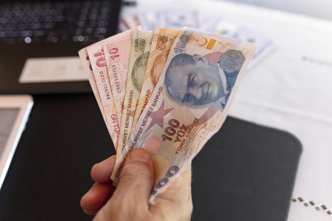 <p><strong>DEN�ZBANK</strong></p> <p>27.000 liraya varan promosyon veriyor.</p> <p>Ayl��� 10.000 liran�n alt�nda olanlara 5.000, 10.000-14.999 lira aras�nda olanlara 8.000, 15.000-19.999 lira aras�nda olanlara 10.000, 20.000 lira ve �zeri olanlara 12.000 lira promosyon �demesi yap�yor.</p> <p>Buna ilaveten kredili mevduat hesab� a�anlara 2.000 lira, otomatik fatura talimat� verenlere maa�a g�re 2.000-5.000 lira aras� ve aktif kredi kart� kullananlara 8.000 lira olmak �zere toplam 15.000 liraya varan ek promosyon imkan� var.</p>