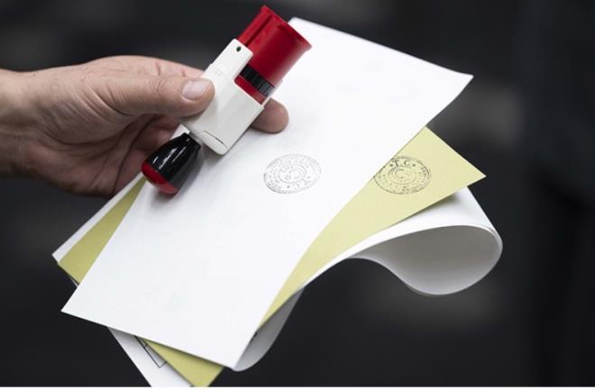 <strong>Yeniden Refah Partisi</strong><br>2,2<br><strong>T�rkiye ���i Partisi (T�P)</strong><br>1,2<br><strong>Di�er</strong><br>3,0