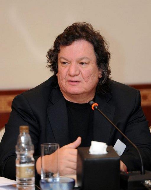 Mimar Emre Arolat tarafndan Bykekmece'de yaplan Sancaklar Camii, allmn dndaki mimari yapsyla dikkat ekiyor.