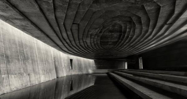 Bykekmece'nin alla gelmi Osmanl ve Seluklu tarz camilerden farkl bir camiye sahip olduunu dile getiren Bakan Akgn, "Cami denince toplumda kubbeli, minareli bildiimiz Osmanl, Seluklu tarzn tayan binalar olarak bilinir.