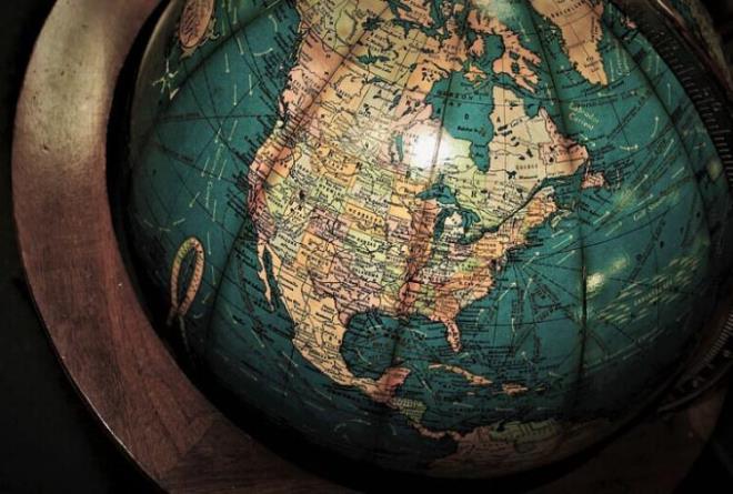 <strong>K�lt�rel, tarihi, mimari, askeri ve insanl�k tarihine dair �nemli kodlar�n k�talararas� ta��y�c� sistemi olan imparatorluklar, bug�nk� d�nya d�zeninin temel ta�lar�n� olu�turuyor. D�nya d�zenini temelden sarsan ve �ekillendiren imparatorluklar�n g�c� ise, d�nemin ve �a��n etkisiyle birbirinden olduk�a farkl�.</strong>