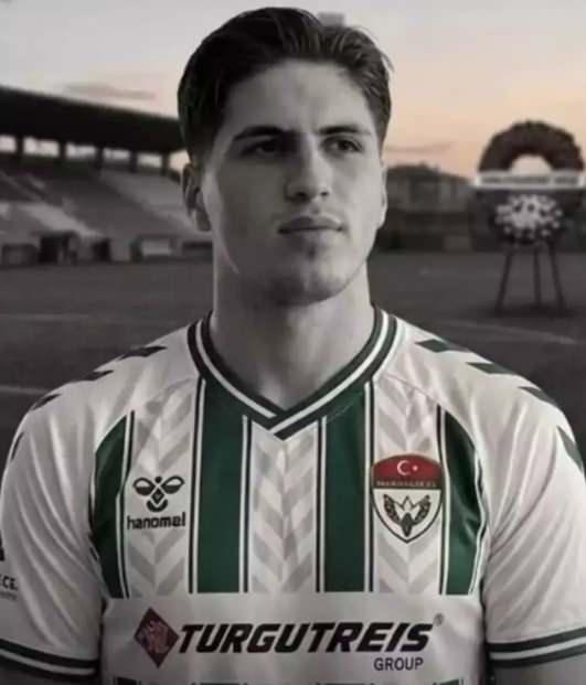 <strong>Olaya ili�kin y�r�t�len soru�turmada savc�l�k iddianameyi tamamlad�. Aralar�nda sald�r�y� ger�ekle�tiren <span style="color:#B22222">Alaattin Kaday�f��o�lu</span> ile �ark�c� <span style="color:#B22222">Aleyna Kalayc�o�lu </span>ve <span style="color:#B22222">�zzet Y�ld�zhan'�n</span> da bulundu�u 10 ��pheli hakk�nda hapis cezas� istendi.</strong>