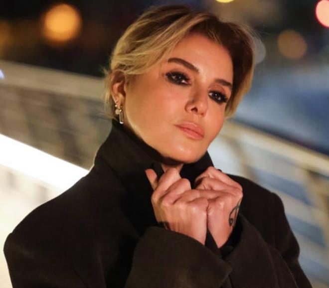 <p><span style="color:#B22222"><strong>"BEN�M KIZIMA KABE'DEN BEBEK TULUMU GET�RD�"</strong></span></p>    <p><strong>T�m bu s�ylemlerine ra�men Ergen'i hayat�ndan ��karmad���n� vurgulayan Akal�n, <span style="color:#B22222">"Onun da �� tane evlad� var. �� evlad�n� b�y�tt�.</span></strong></p>