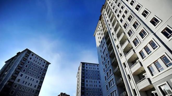 <p><strong>ATM ve Karts�z ��lem Men�s�</strong><br>Bankamatikler �zerinden de 30 saniye gibi k�sa bir s�rede i�lem yap�labilir:</p>  <p>ATM'den "Giri�" tu�una basarak karts�z i�lemler men�s�ne girin.</p>  <p>�demeler > TOK� �ade sekmelerini takip edin.</p>  <p>Kimlik bilgilerinizi do�rulad�ktan sonra paran�z� nakit olarak �ekebilir veya ba�ka bir hesaba aktarabilirsiniz.</p>