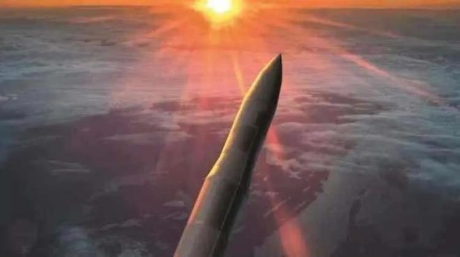 Y�ksek isabet oran�na sahip uzun menzilli bir ICBM. ABD'nin n�kleer cephaneli�inin temel ta��d�r.&nbsp;