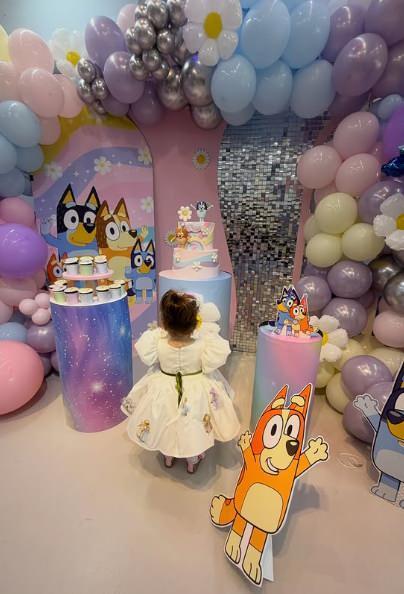 "SEN ALLAH �LE ARAMDAK� EN EFSUNLU DUASIN"<br><span><strong><em>"Beni bu muhte�em duyguyla onurland�rd���n i�in sana minnettar�m. Umar�m verdi�im m�cadeleden daima gururla bahsedersin .. annen ve baban olarak senin d�nyana nefes olmak i�in verdi�imiz m�cadeleyi sana anlatmak i�in sab�rs�zlan�yorum..</em></strong></span>