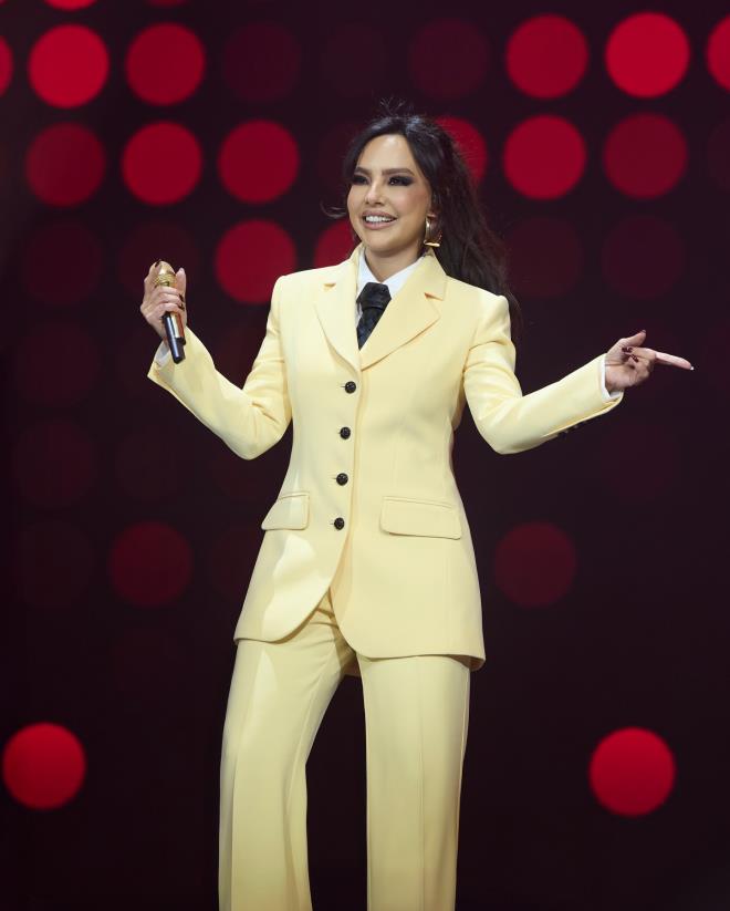 <p style="text-align:center"><strong>10 M�LYON TL'L�K HARCAMA</strong></p> <p style="text-align:center">�te yandan bir televizyon program�nda ortaya at�lan iddiaya g�re, sanat��n�n bu operasyon i�in yakla��k 200 bin dolar, yani 10 milyon TL civar�nda bir harcama yapt��� �ne s�r�ld�. Bu rakam, sosyal medyada en �ok konu�ulan detaylardan biri oldu.</p>