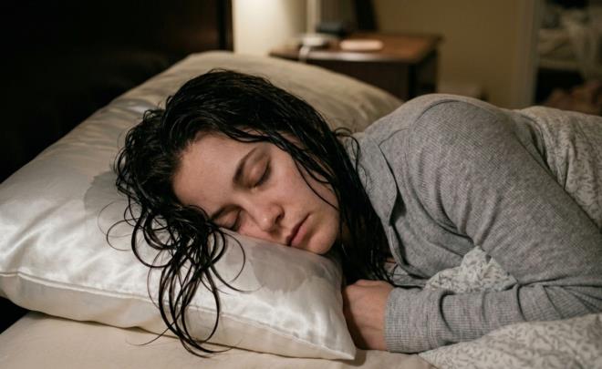 Sa� y�kama s�kl��� ve zaman� her birey i�in farkl�l�k g�steren dinamik bir bak�m unsurudur. Sa� telinin yap�s�, sa� derisinin ya� �retimi ve �evresel fakt�rler bu rutinin belirlenmesinde kritik rol oynar. Bu de�i�kenlere uygun �ekilde planlanan bir y�kama d�zeni sa��n do�al dengesini korurken daha sa�l�kl�, canl� ve g��l� bir g�r�n�m elde edilmesini sa�lar.