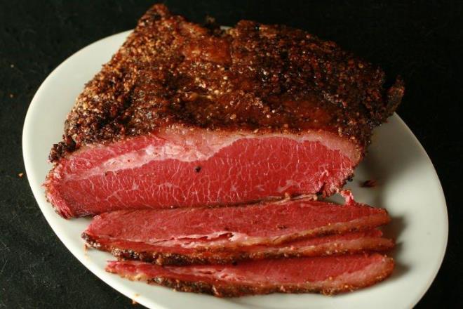 <strong>7. MONTREAL - STYLE SMOKED MEAT / KANADA</strong>