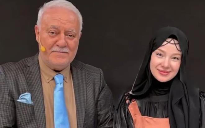 Nihat Hatipo�lu'nun o�lu Said Hatipo�lu ile �ekti�i videolarla ad�ndan s�z ettiren fenomen Fatma Soyda�, bu kez TikTok yay�n�ndan elde etti�i kazan�la g�ndeme geldi. Bak�n Soyda�, 42 dakikal�k can�� yay�nda ne kadar para kazanm��...