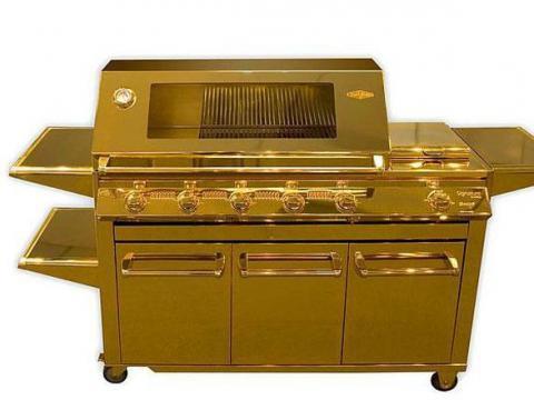 <p><b>Altn mangal</b></p>  Ve tam 24 ayar. 164,000 dolar deerindeki bu mangaldan arta kalan yalar altn berbat m eder yoksa ona daha lks bir lt m salar bilemiyoruz.