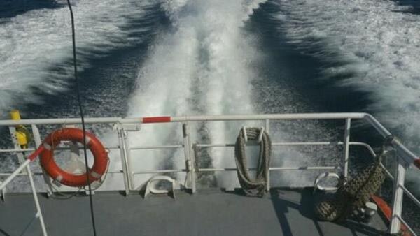 BDP Genel Bakan Selahattin Demirta'n heyetten karlmas ile yerine 14 Ekim'de mral adasna giden BDP Grup Bakanvekili dris Baluken, kosterden cep telefonu ile ektii mral Adas'nn fotoraflarn, 'Krtlerin siyasi iradesi ve yrei burada rehin' bal ile paylat.