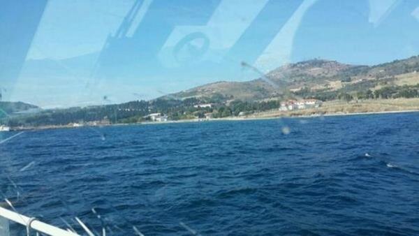 mral Adas'nda BDP heyeti ile gren Abdullah calan'n, grme srasnda BDP'nin talebi ile ekilen fotoraflar Adalet Bakanl'nn izin vermemesi nedeniyle imdiye kadar yaynlanamazken, mral ziyareti ile ilgili bir ilk yaand.