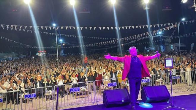 <strong>Zay�flama ile birlikte giyim tarz�n� da de�i�tiren B�lent Sertta�, adeta 20 ya� gen�le�erek hayranlar�ndan yeni g�r�nt�s� ile tam not ald�.</strong>