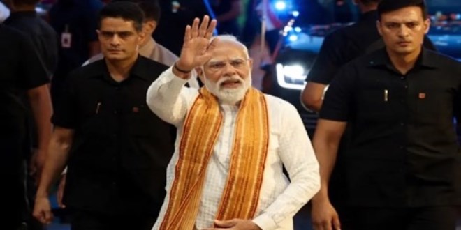 Hindistan Ba�bakan�: Alt�n almay�n, d���nleri erteleyin