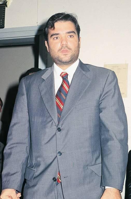 2022 y�l�nda �ocukluk a�k� oldu�u s�ylenen mimar Seyhan Eyi�al�� ile evlenen �nano�lu, ard�ndan ya�ad��� bo�anma s�reciyle de magazin g�ndemine gelmi�ti.&nbsp;