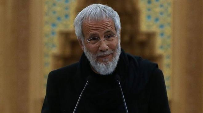 <p><strong>BOSNA SAVA�I M�Z��E BAKI�INI DE���T�RD�</strong></p>    <p>Bir d�nem m�zi�in haram oldu�una inand���n� ifade eden Yusuf �slam, Bosna Sava�� s�ras�nda ya�ad��� deneyimlerin kendisini derinden etkiledi�ini anlatt�.Bosna'da duydu�u �ark�lar�n kendisinde g��l� duygular uyand�rd���n� s�yleyen sanat��, "Bir m�zikle insan�n g�z�n� a�abilirsiniz. Biz insanlar�n g�z�n� a�mak istiyoruz, onlar� k�rle�tirmek de�il" diye konu�tu.&nbsp;</p>