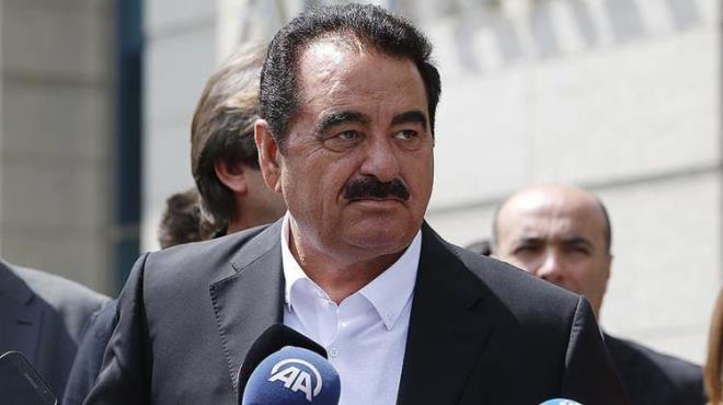 <strong>Ke�ili a��klamas�nda, annesi ve k�z karde�iyle birlikte hakarete u�rad���n� iddia ederek hukuki s�re� ba�latacaklar�n� duyurdu.</strong>