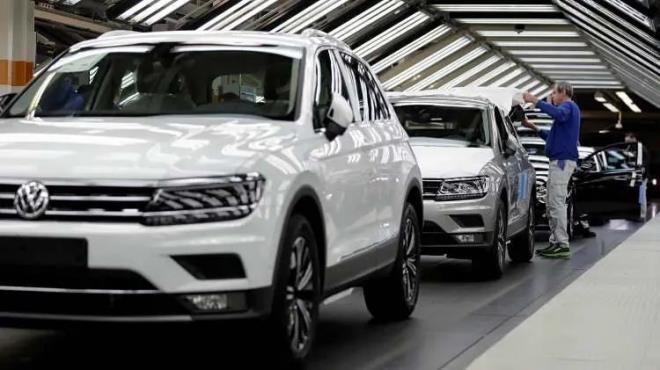 Ge�mi�te premium segmentte d���k kilometreli ara�lara ula��labilen bu rakamla bug�n �o�u zaman 5 ila 10 ya� aral���nda, y�ksek kilometreli otomobiller sat�n al�nabiliyor.