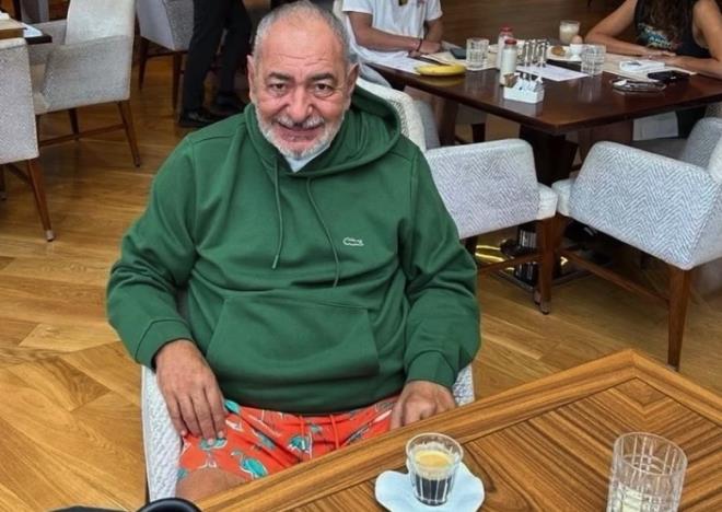 <p>�nl�&nbsp;gazeteci&nbsp;ve haber spikeri&nbsp;Reha Muhtar, ya�ad��� sa�l�k sorunuyla sevenlerini korkutmu�tu.</p>  <p>Evinin merdivenlerinden d��erek beyin kanamas� ge�iren&nbsp;Reha Muhtar, yo�un bak�mdaki tedavisinin ard�ndan sa�l���na kavu�mu�tu.</p>