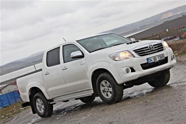TOYOTA  - Yeni Hilux 4x2 Comfort 50.300 TL