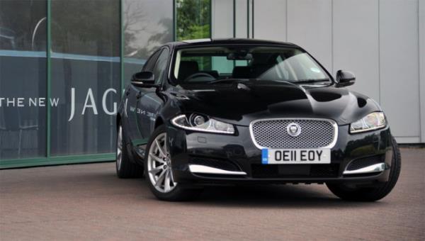 JAGUAR ? XF 2.2 Dizel 74.900 ?