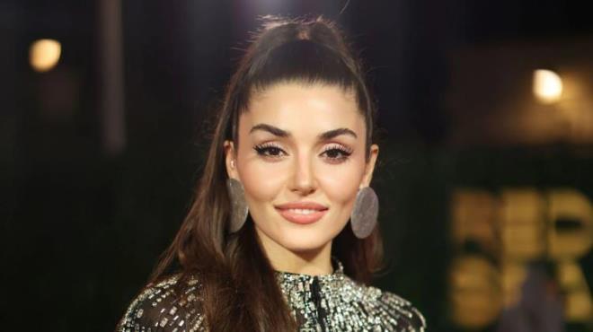 <strong>Hande Er�el, ge�ti�imiz haftalarda d�zenlenen Cannes Film Festivali'ne ���nc� kez k�rm�z� hal�da boy g�stererek d�nya bas�n�n�n oda��na yerle�meyi ba�arm��t�.</strong>