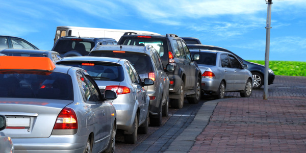 2011'deki rekor pazarn (864 bin 439) ardndan 2012'yi 777 bin 761 adetle kapatan sektr, bu yl 820-840 bin adet aralnda kapatmay hedefliyor.