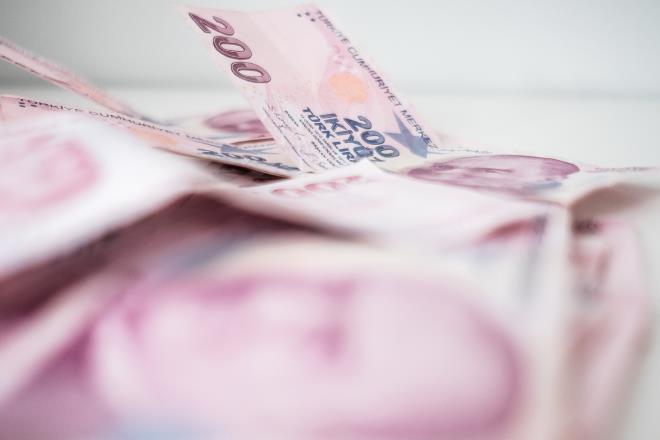 <p><strong>VAKIF KATILIM Z�RVEYE YERLE�T�</strong></p> <p>Haziran ay�ndaki kampanyalar aras�nda en y�ksek promosyonu Vak�f Kat�l�m a��klad�.</p> <p>15 Nisan-15 Haziran 2026 tarihleri aras�nda ge�erli kampanya kapsam�nda:</p> <ul><li>25 bin TL'ye varan promosyon,</li> <li>15 bin TL'ye varan ek promosyon sunuluyor.</li></ul> <p>B�ylece toplam �deme <strong>40 bin liraya kadar ula��yor.</strong></p> <p>Promosyondan yararlanmak i�in emekli maa��n�n �� y�l boyunca bankadan al�naca��na dair taahh�t verilmesi gerekiyor.</p>