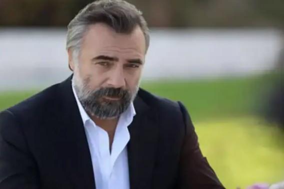 �nl� olmadan �nce erken ya�larda farkl� meslek gruplar�nda �al��an Kaynarca oyunculuk performans�yla b�y�k hayran kitlesine sahip.