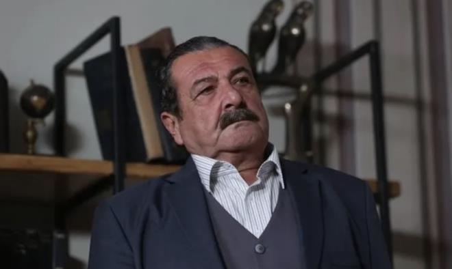 Edinilen bilgilere g�re Papu��uo�lu, ge�ti�imiz sal� g�n� Bodrum'da ger�ekle�tirilen operasyonla tedavi alt�na al�nd�. Acil koduyla ameliyata al�nan sanat��n�n operasyon s�ras�nda d�rt damar�n�n de�i�tirildi�i ��renildi.