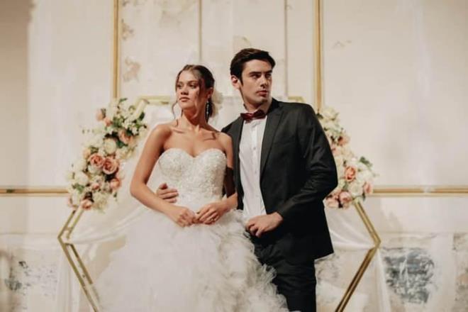 YO�UN TALEP NEDEN�YLE ERKEN BA�VURU �NER�S�<br>D���n sezonunun ba�lamas�yla birlikte sembolik nikah hizmetlerine y�nelik talepte de art�� ya�an�yor. Sekt�r temsilcileri, yaz aylar�nda ya�anan yo�unluk nedeniyle bu hizmeti almak isteyen �iftlerin organizasyondan en az bir ay �nce rezervasyon yapt�rmas�n� tavsiye ediyor.