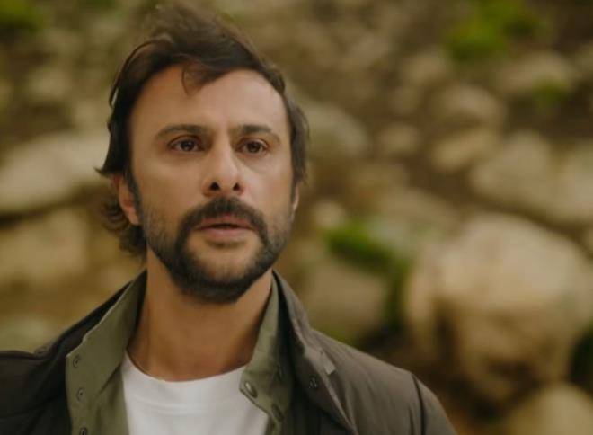 Dizide "Gezep" rol�ne hayat veren oyuncu&nbsp;Onur Dilber&nbsp;dizinin kadrosundan ��kar�ld���n� a��klad�.