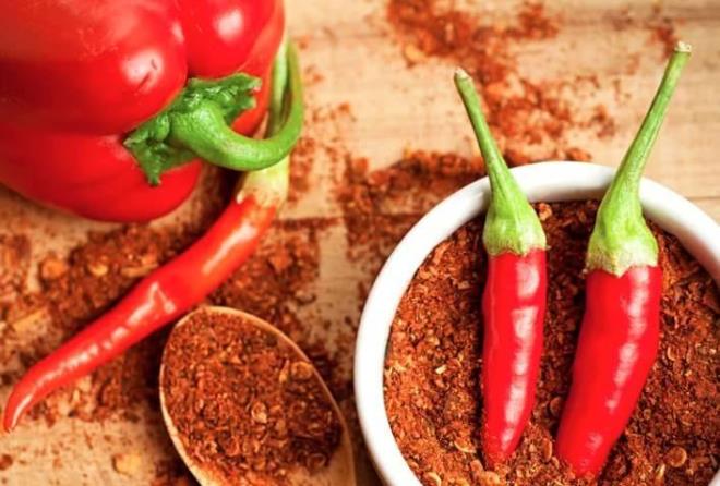Scoville �l�e�ine g�re haz�rlanan d�nyan�n en ac� biberleri listesi g�ncellendi. Ac�l�k seviyelerinin bilimsel y�ntemlerle �l��ld��� s�ralamada, farkl� co�rafyalardan bir�ok biber t�r� yer al�rken T�rkiye'nin �nl� ac� lezzetlerinden Samanda� biberi ve isotta yer ald�.&nbsp;
