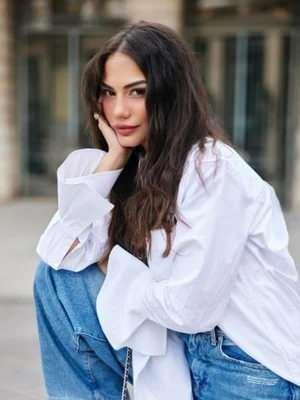 T�rk dizi ve film sekt�r�n�n sevilen oyuncular� aras�nda yerini alan 34 ya��ndaki �nl� oyuncu Demet �zdemir'in y�llar �nce izleyici olarak kat�ld��� bir programda ki videosu ortaya ��kt�.