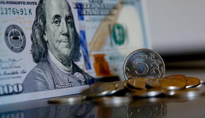 <strong>Zengin olman�n s�rr� san�ld��� gibi y�ksek maa� de�il</strong><br>D�nya Gazetesi'nde yer alan ara�t�rmaya g�re servet olu�turman�n temelinde yaln�zca y�ksek gelir de�il, tasarruf al��kanl���, harcama kontrol� ve uzun vadeli finansal disiplin yer al�yor.&nbsp;