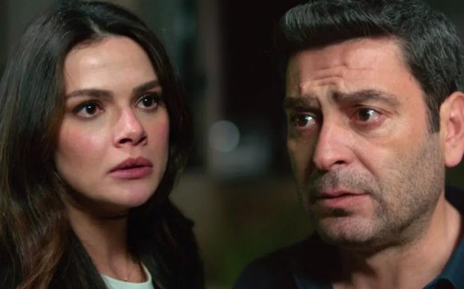 Kanal D ekranlar�nda yay�nlanan "Uzak �ehir" dizisi, yeni sezon haz�rl�klar�yla g�ndemde. Ge�en sezon pe� pe�e ayr�l�klar�n ya�and��� Uzak �ehir dizisinde seezon finali olduk�a �a��rt�c� sahnelere ev sahipli�i yapm��t�.