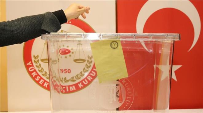 Mutlak butlan karar� sonras� �zg�r �zel'in yeni siyasi parti kurma ihtimali konu�ulmaya devam ederken, �zel'in kurmas� beklenen siyasi partinin oy oran� da dikkat �ekti.&nbsp;
