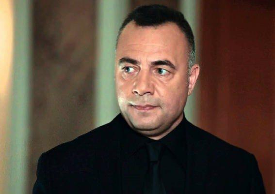 <p>O kadar �ok �eye vakit ay�rmak yerine belki �ocuklara vakit ay�rsam, mesela sa�l�kl� be�-alt� tane �ocuk b�y�tm�� olurdum d���nsene. Yani onlarla u�ra��yor olmak da �ok keyifli bir �ey.</p>    <p>Yani hala i� i�ten ge�mi� de�il tabii.</p>