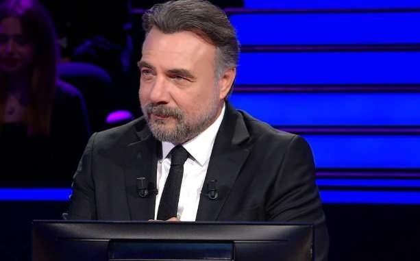 ��te uzun zamand�r bekar tak�lan 61 ya��ndaki Oktay Kaynarca'dan erken ya�ta evlilik ve �ocuk sahibi olmak �zerine dikkat �eken a��klamalar: