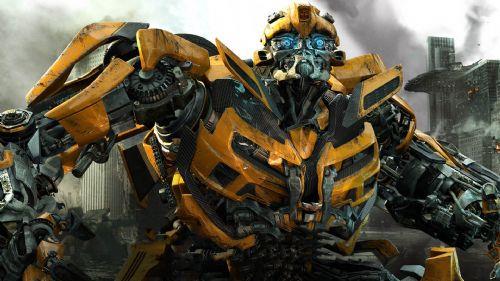 Arac Transformers robotuna dntrmek iin tam 3 ay uraan sanatya babas da yardm etti.