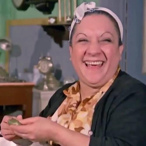 <p class="MsoNormal"><strong>T�RK S�NEMASINDA �ZLENME REKORU KIRAN F�LMLERDE ROL ALDI</strong></p>    <p class="MsoNormal">&nbsp;</p>    <p class="MsoNormal">Tiyatrodan sinemaya, televizyondan �ocuk programlar�na kadar uzanan devasa bir kariyer in�a eden usta akt�r "Hababam S�n�f�" ba�ta olmak �zere, "S�t Karde�ler", "Ne�eli G�nler", "��te Hayat", "Tosun Pa�a", "Bizim Aile", "G�len G�zler" gibi T�rk sinema tarihinin izlenme rekorlar� k�ran filmlerinde rol ald�.</p>