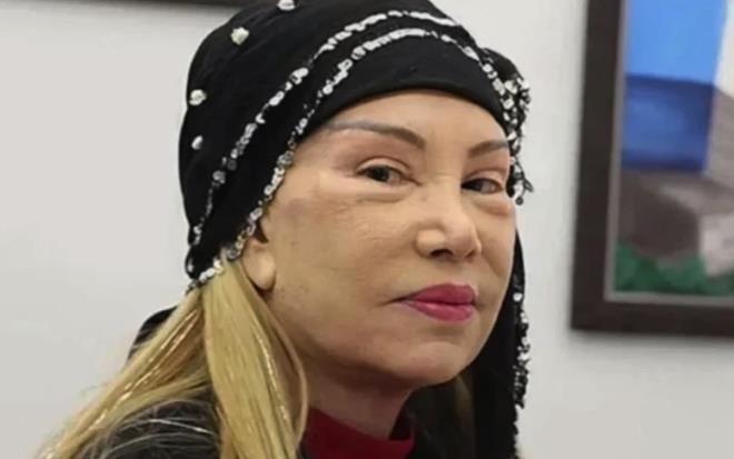 O d�nem verdi�i kararla b�y�k yank� uyand�ran sanat��, ge�irdi�i de�i�imle bir kez daha g�ndem yaratt�.