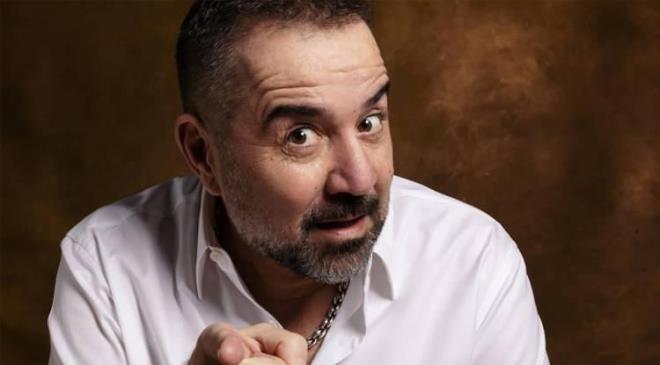 Ata Demirer, yeni filmi Pervanelerin senaryosunu tamamlad���n� sosyal medya hesab�ndan duyurdu. 54. ya��n� kutlayan �nl� komedyen, filmi yeni ya��nda �ekmeyi hedefledi�ini a��klad�.