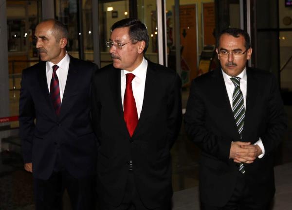 Adalet Bakan Sadullah Ergin'in (sada) olu smet Ergin'in dn treni devletin zirvesini bir araya getirdi. Dn trenine Ankara Bykehir Belediye Bakan Melih Gkek de katld.