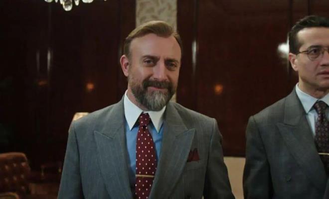 S�TE �STEMED� KEND�S�NE �ZEL SAFRANBOLU KONA�I �STED�<br><strong>Bir s�redir orta�� oldu�u b�rek markas�n�n Londra'daki �ube a��l��lar� i�in �stanbul-Londra aras� mekik dokuyan �nl� oyuncu, Akif Yaman'�n haberine g�re, ailesinden miras kalan arsaya site yap�lmas�na engel oldu.</strong>