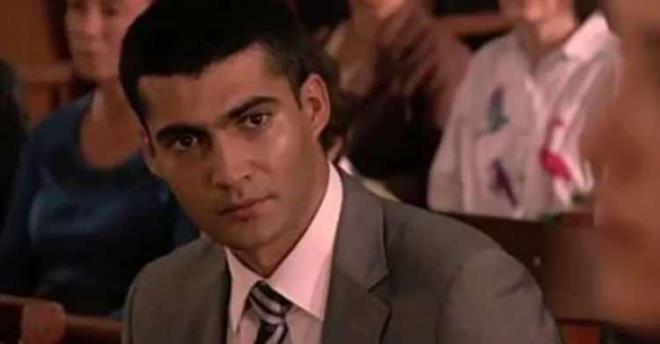 <strong>T�m zamanlar�n en iyi dizisi se�ilen ve dizide �mer U�ar (Ezel) karakteri ile �n kazanan �smail Filiz, Ni�anta��'nda g�r�nt�lendi.&nbsp;</strong>