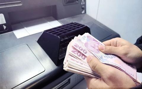 HAC�Z YOK, ELEKTRON�K BA�VURU �MKANI VAR  <p>  Taksitlendirme i�in bor�lular�n vergi dairelerine gitmesi �art� bulunmuyor. G�B'in internet adresi (gib.gov.tr), Dijital Vergi Dairesi (dijital.gib.gov.tr) �zerinden veya e-Devlet (turkiye.gov.tr) arac�l���yla elektronik ortamda ba�vuru yap�labiliyor.  <p>  Ayr�ca ara�lar�na ili�kin bor�lar�n� taksitlendirenler, ara�lar�n�n muayenelerini yapt�rabilecek. ​​​​​​​