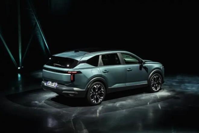 <div class="content-text"><p><strong>T�RK�YE ���N �TV AVANTAJIYLA GEL�YOR</strong></p>  <p>&nbsp;</p>  <p>Dacia Striker, T�rkiye ekonomisine ve otomotiv sanayisine sa�layaca�� b�y�k katk�n�n yan� s�ra t�ketici dostu yap�s�yla da �ne ��k�yor.</p>          </div>          <div class="bar"></div>